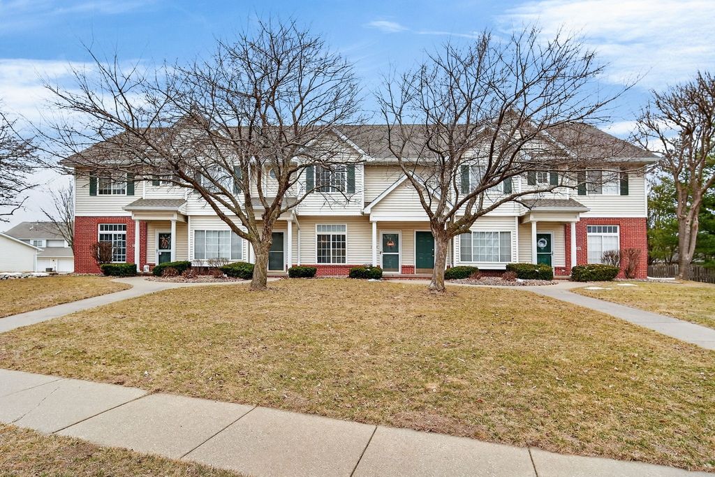 2184 NW 159th Street, Clive, IA 50325