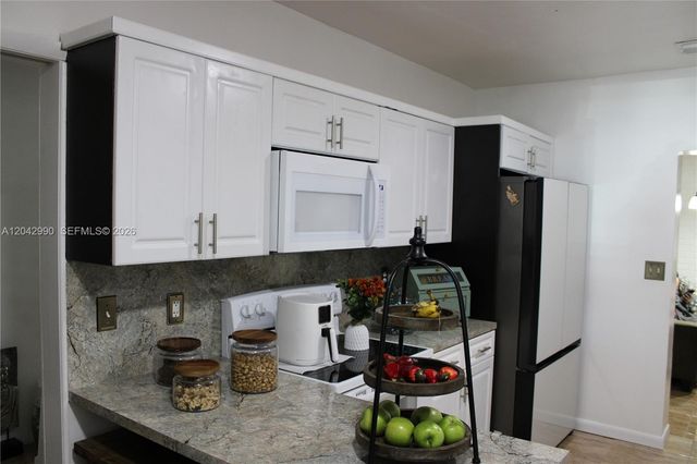 11512 NW 58th Ave, Hialeah, FL 33012