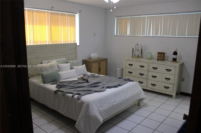11512 NW 58th Ave, Hialeah, FL 33012
