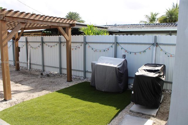 11512 NW 58th Ave, Hialeah, FL 33012