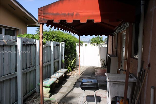 11512 NW 58th Ave, Hialeah, FL 33012