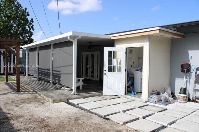 11512 NW 58th Ave, Hialeah, FL 33012