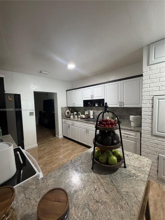11512 NW 58th Ave, Hialeah, FL 33012