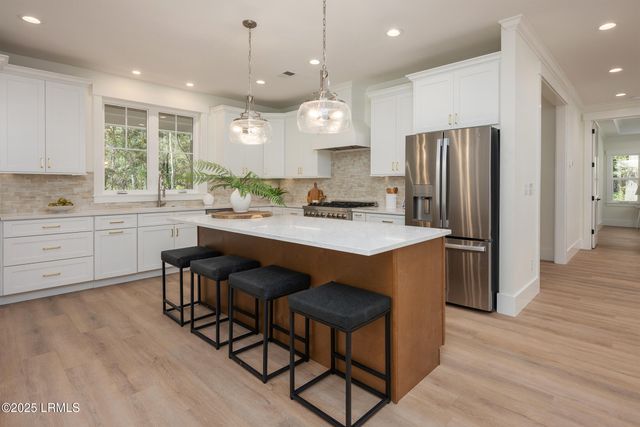 13 Woods Lane, Beaufort, SC 29907