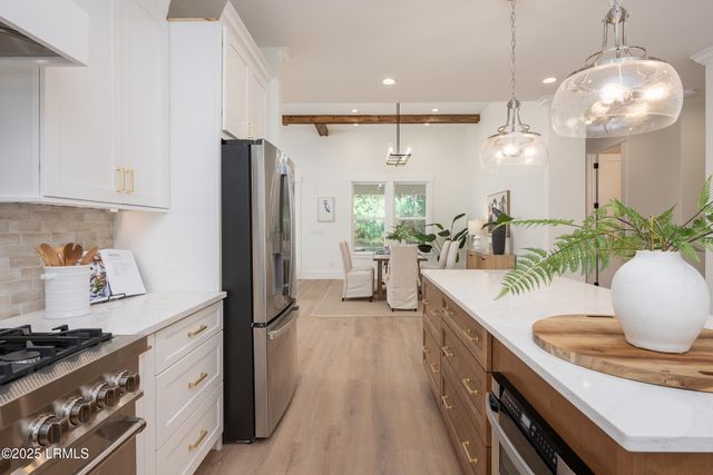 13 Woods Lane, Beaufort, SC 29907