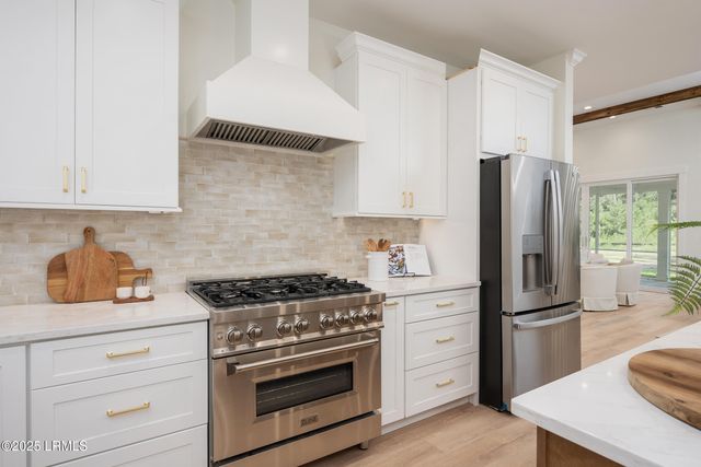 13 Woods Lane, Beaufort, SC 29907