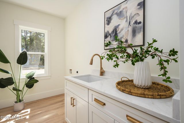 13 Woods Lane, Beaufort, SC 29907