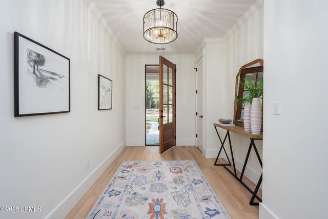 13 Woods Lane, Beaufort, SC 29907