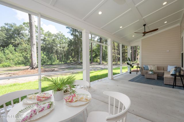 13 Woods Lane, Beaufort, SC 29907