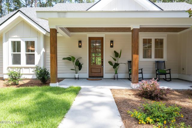 13 Woods Lane, Beaufort, SC 29907