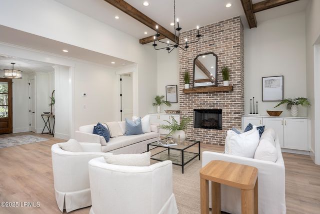 13 Woods Lane, Beaufort, SC 29907