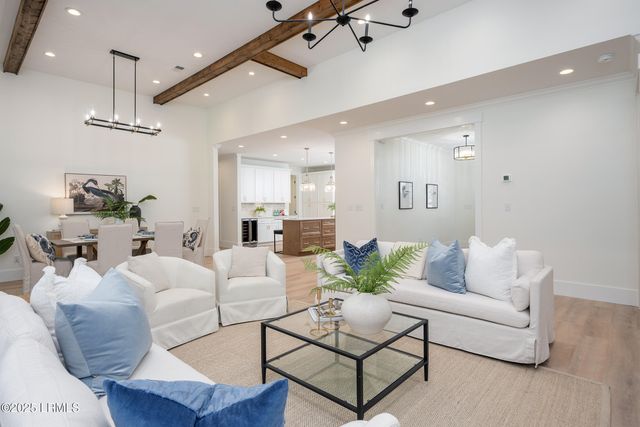 13 Woods Lane, Beaufort, SC 29907