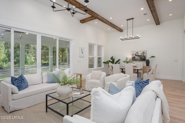 13 Woods Lane, Beaufort, SC 29907