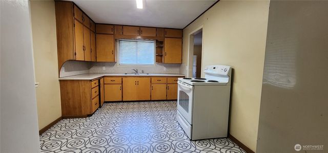 1216 Kaiser Road SW, Olympia, WA 98512