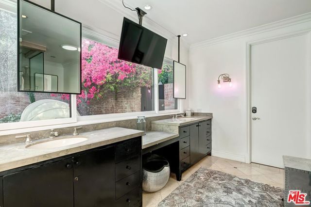 9419 Sunset Boulevard, Beverly Hills, CA 90210