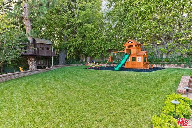 9419 Sunset Boulevard, Beverly Hills, CA 90210