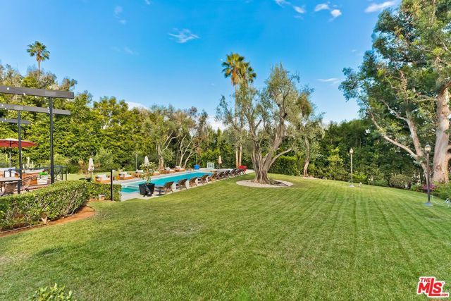 9419 Sunset Boulevard, Beverly Hills, CA 90210