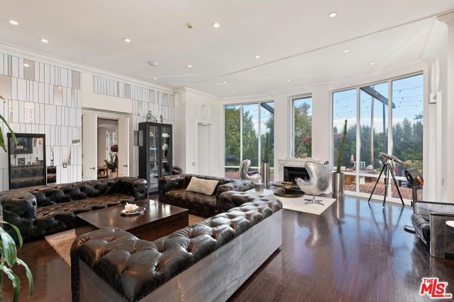 9419 Sunset Boulevard, Beverly Hills, CA 90210