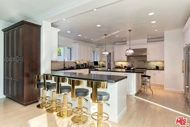 9419 Sunset Boulevard, Beverly Hills, CA 90210