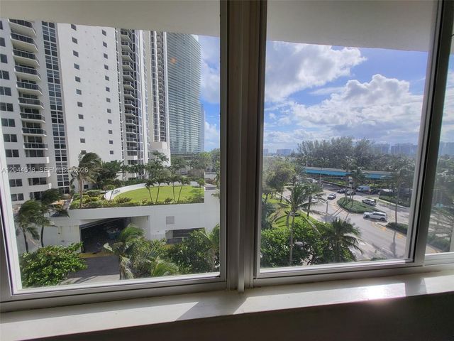 19201 E Collins Ave 442, Sunny Isles Beach, FL 33160