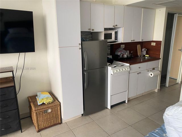 19201 E Collins Ave 442, Sunny Isles Beach, FL 33160