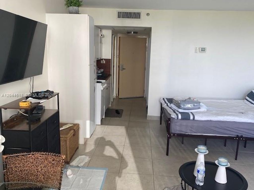 19201 E Collins Ave 442, Sunny Isles Beach, FL 33160