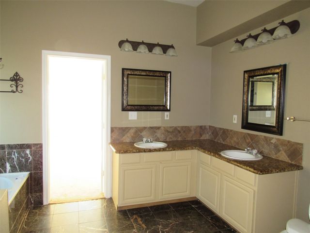 39220 Shadow Ridge Drive, Whitney, TX 76692