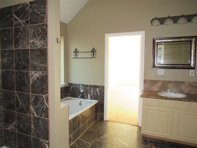 39220 Shadow Ridge Drive, Whitney, TX 76692