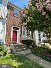 917 HALLECK DR, Frederick, MD 21701