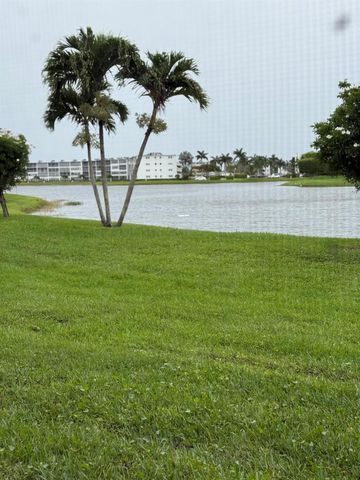 1046 Wolverton C, Boca Raton, FL 33434