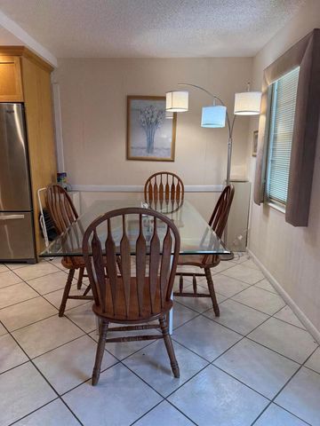 1046 Wolverton C, Boca Raton, FL 33434
