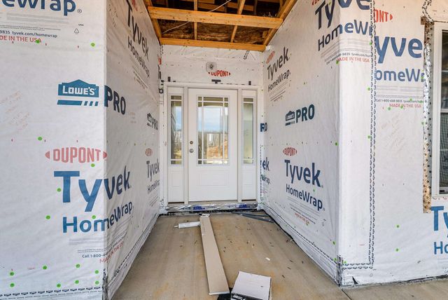 12 VALLEY MANOR DR, Staunton, VA 24401