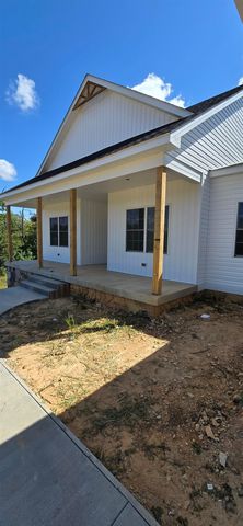 12 VALLEY MANOR DR, Staunton, VA 24401