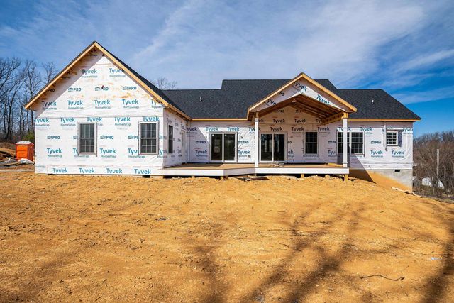 12 VALLEY MANOR DR, Staunton, VA 24401