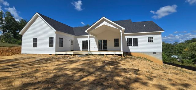 12 VALLEY MANOR DR, Staunton, VA 24401