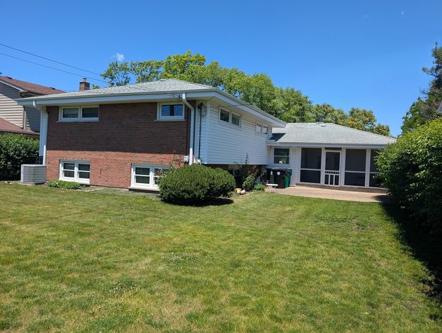1443 Crain Street, Park Ridge, IL 60068