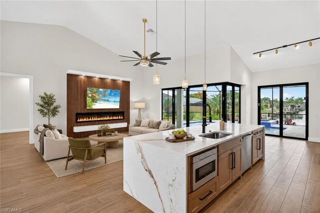 2201 Beach PKWY W, Cape Coral, FL 33914