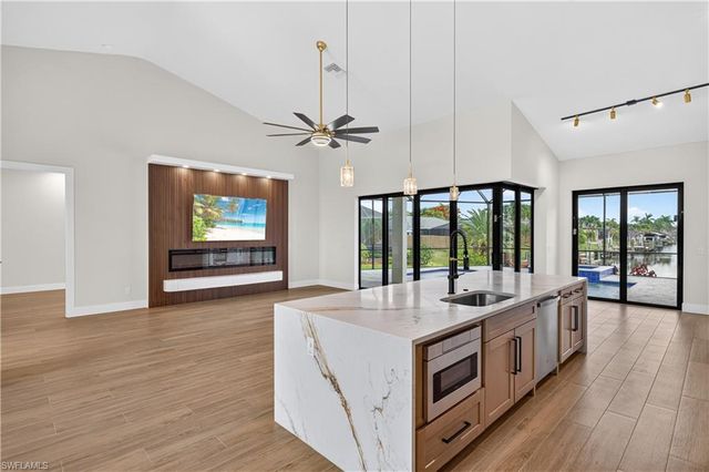 2201 Beach PKWY W, Cape Coral, FL 33914