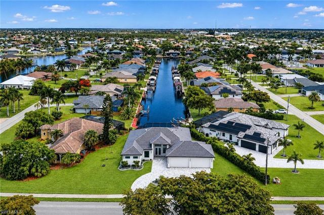 2201 Beach PKWY W, Cape Coral, FL 33914