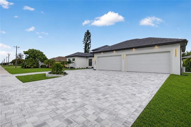 2201 Beach PKWY W, Cape Coral, FL 33914