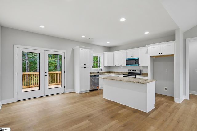 2202 White Street Extension, Anderson, SC 29624