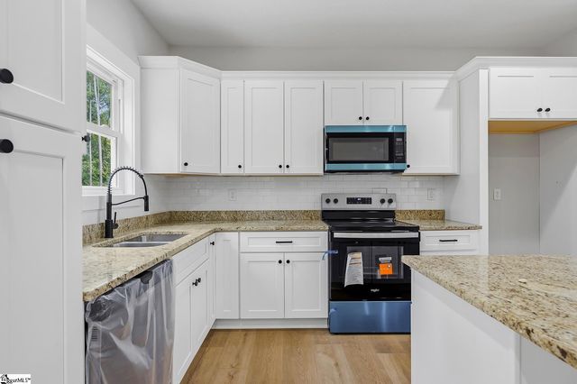 2202 White Street Extension, Anderson, SC 29624