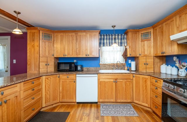 8 Highland Street, Peabody, MA 01960
