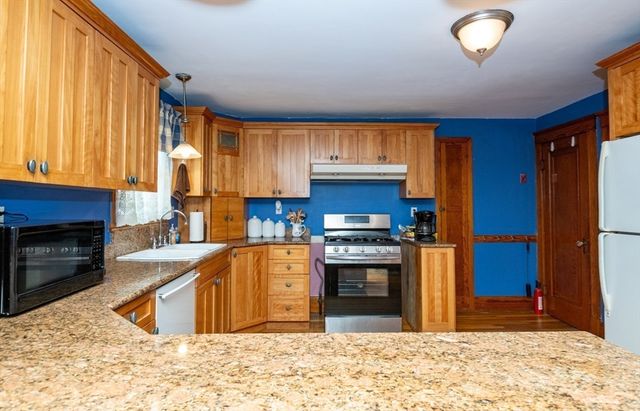 8 Highland Street, Peabody, MA 01960