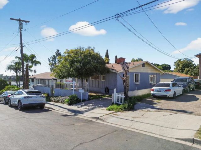 2568 Roseview Place, San Diego, CA 92105