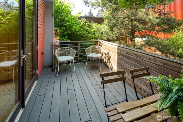 449 Sprout Path NW, Bainbridge Island, WA 98110