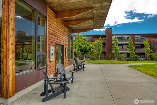 449 Sprout Path NW, Bainbridge Island, WA 98110
