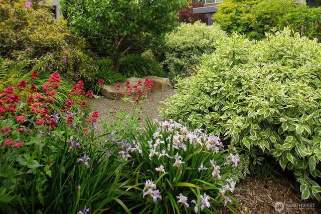 449 Sprout Path NW, Bainbridge Island, WA 98110