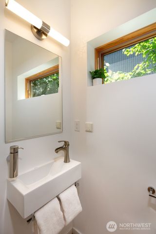 449 Sprout Path NW, Bainbridge Island, WA 98110
