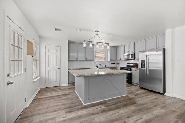 322 Remington Harbor Court, Houston, TX 77073